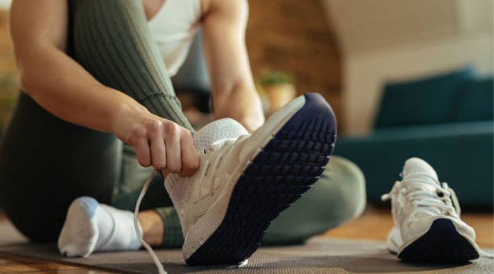 5 cách buộc dây giày thể thao đơn giản và chắc chắn