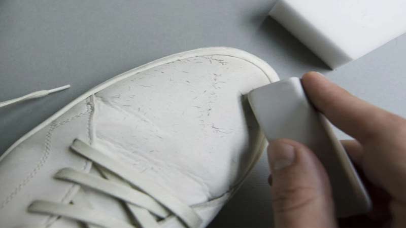 3 cách sửa giày sneaker bị bong da đơn giản và hiệu quả