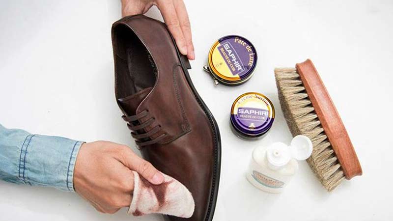 3 cách sửa giày sneaker bị tróc da đơn giản và hiệu quả nhất